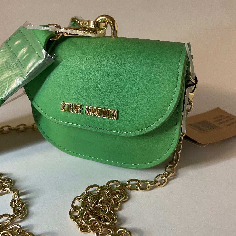 Steve Madden BWaldo Green Flare Wristlet with Strap Gold New with Tag (NWT) - Picture 2 of 7